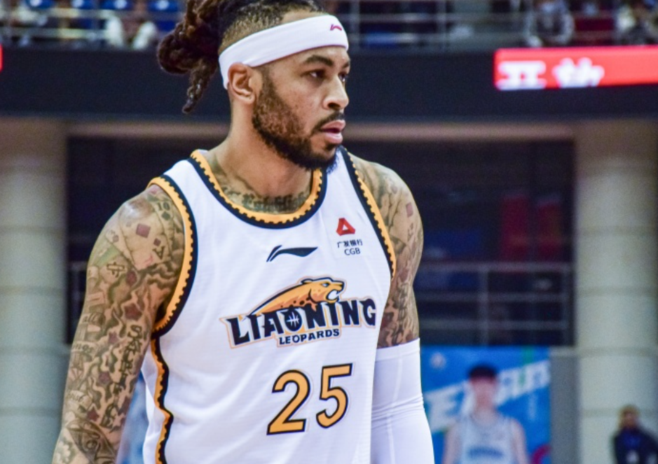 星空体育app-辽宁109-57狂胜四川 球员评价：7人优秀，2人及格，3人低迷